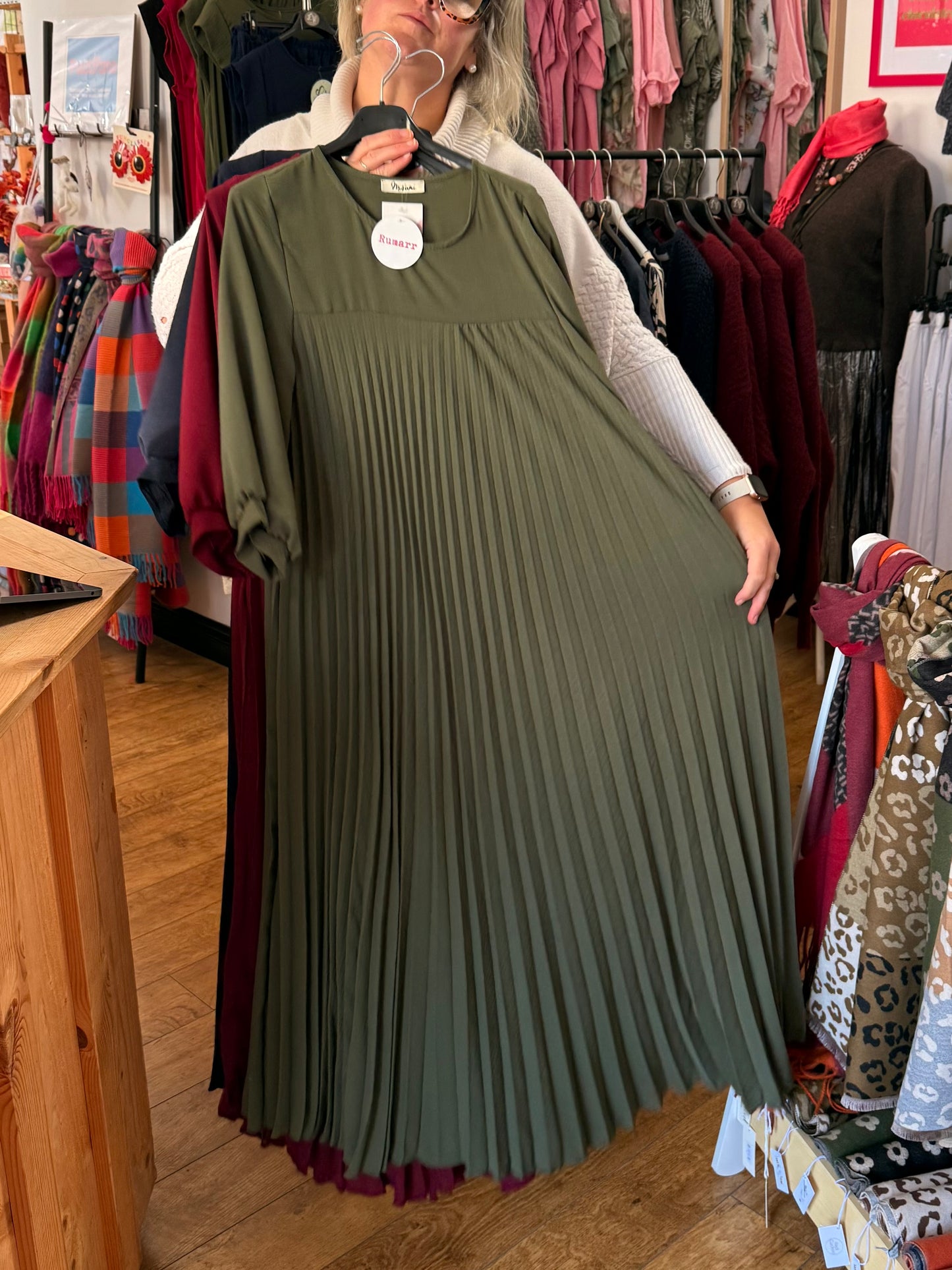 Italian pleated maxi dress with sleeves