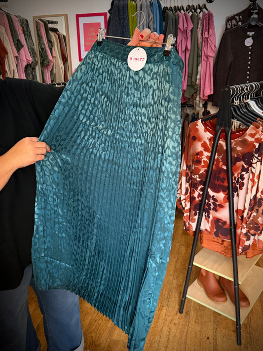 Pleated animal print maxi skirt
