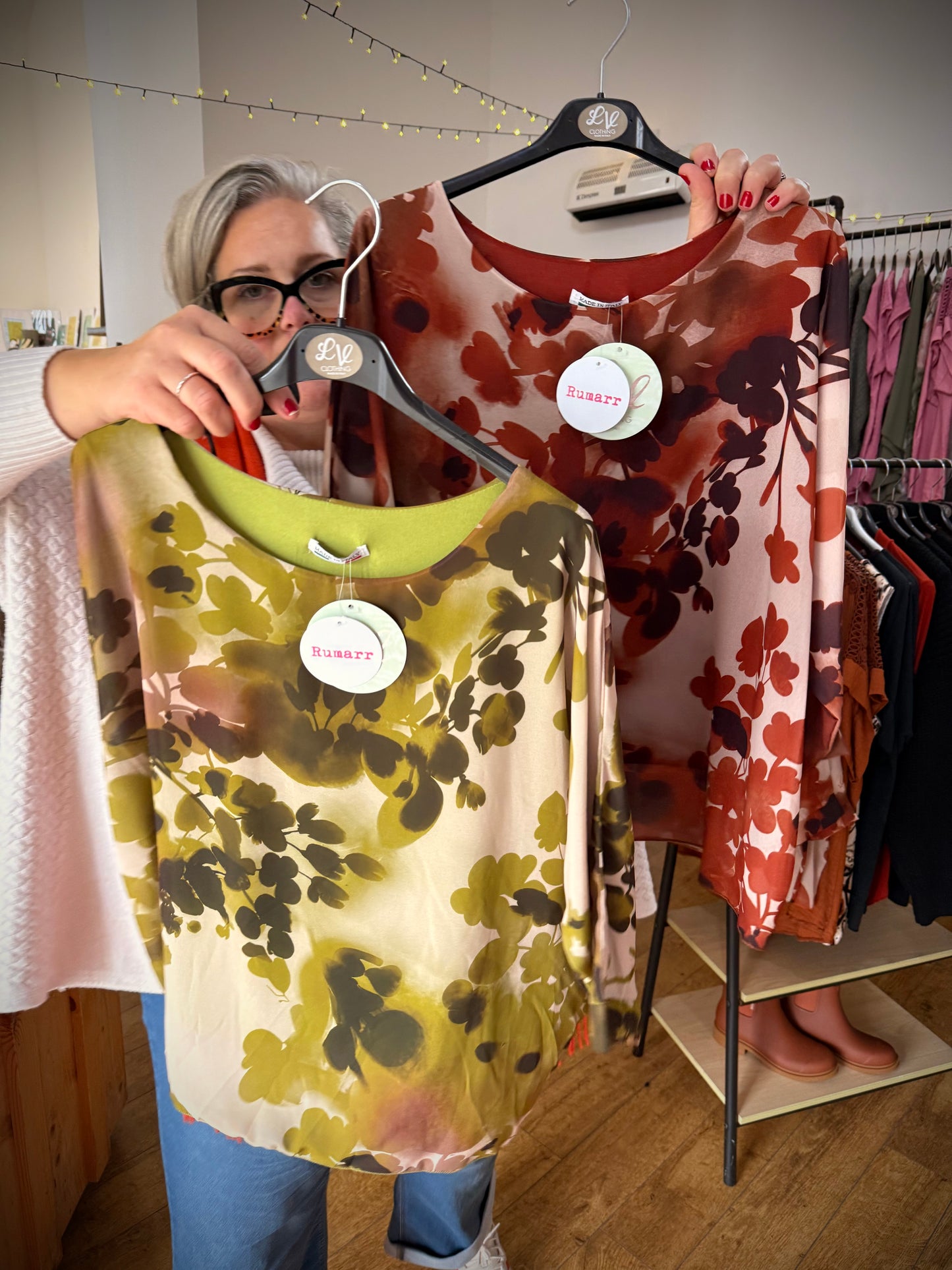 Autumn 🍂 leaf print layered top.