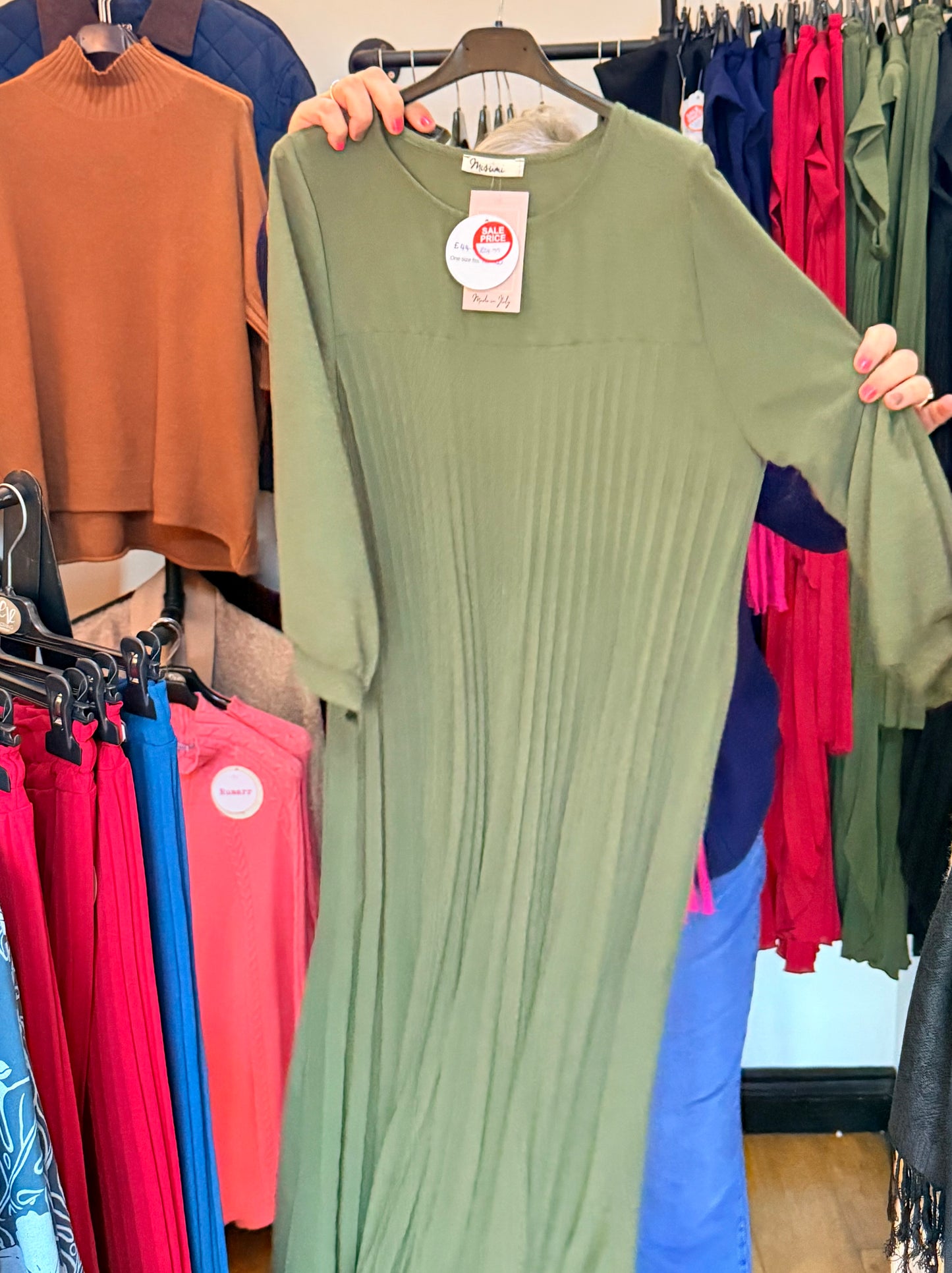 Italian pleated maxi dress with sleeves