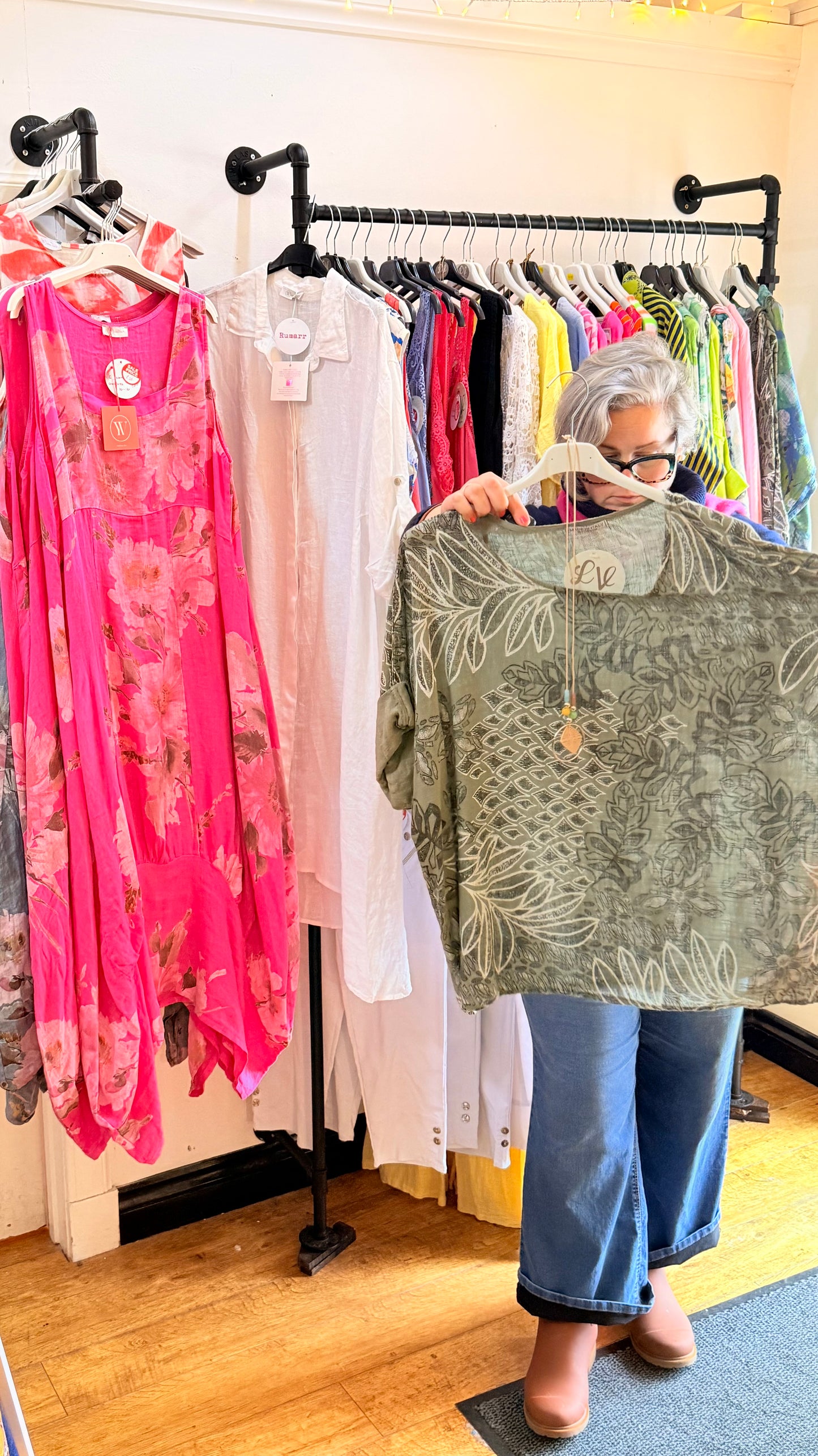 Leaf print linen top. One size fits 12-20