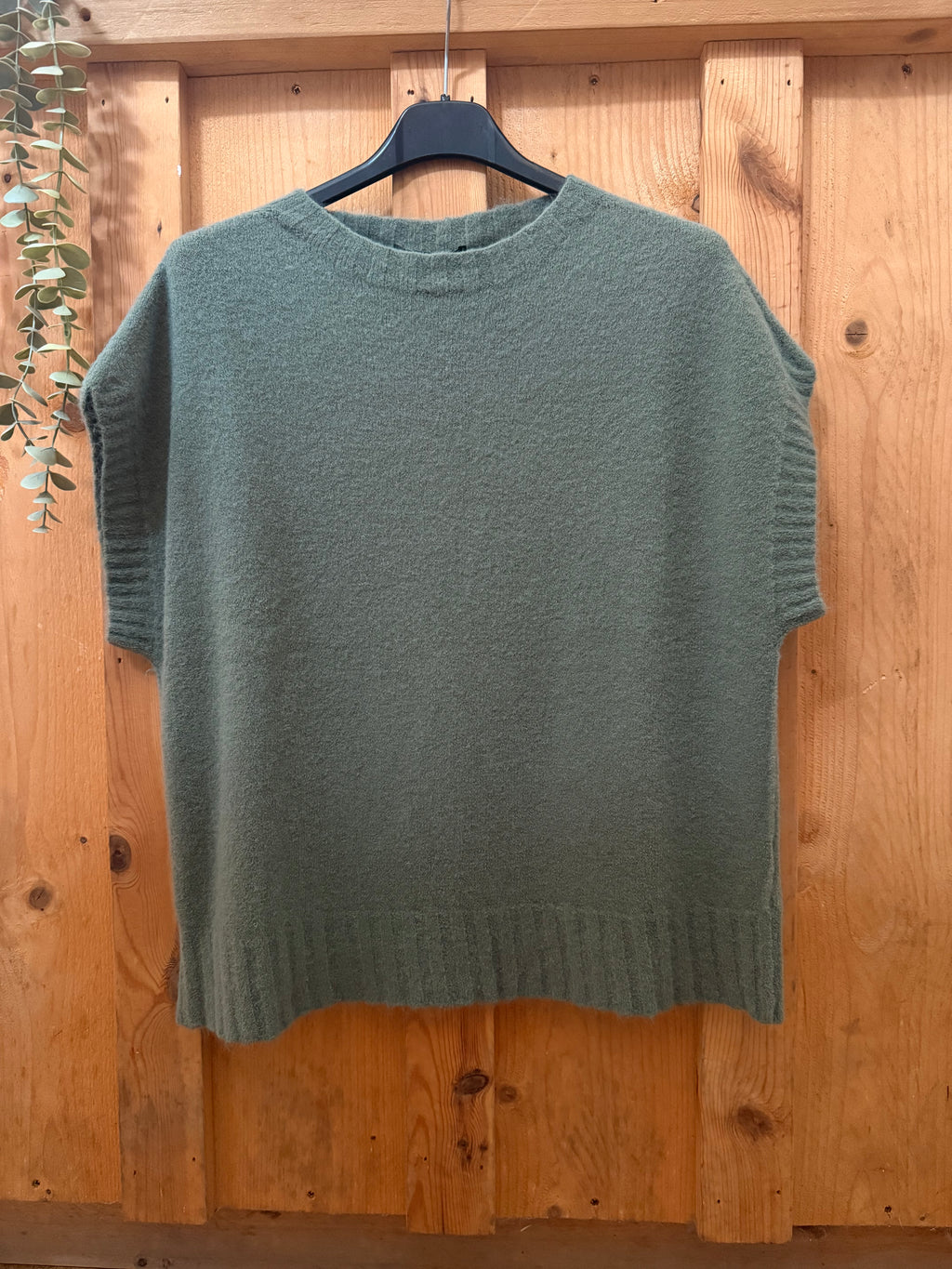 Short sleeve soft knit - One Size (fits 10-16)