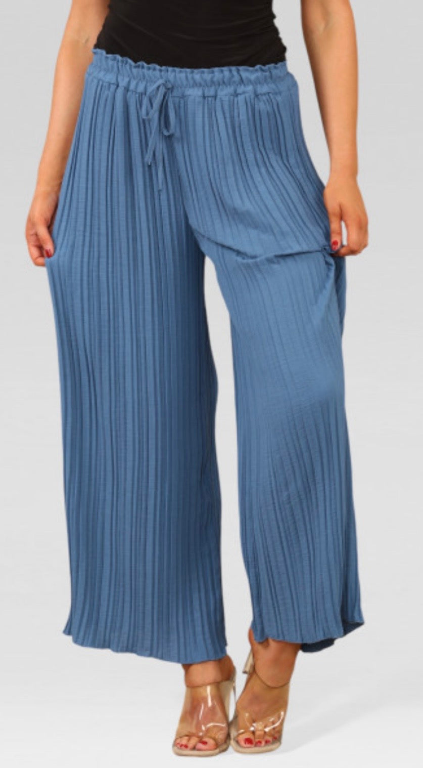 Pleated stretch trousers