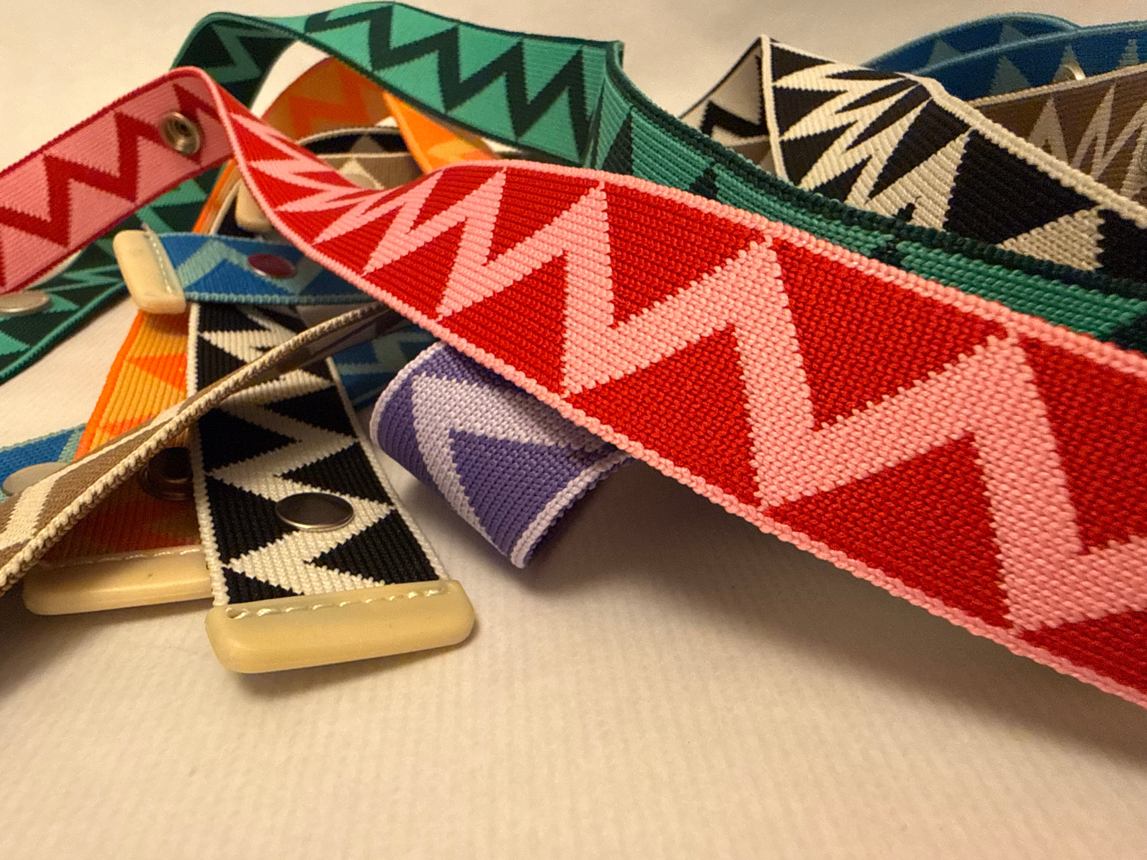 Zigzag bag straps