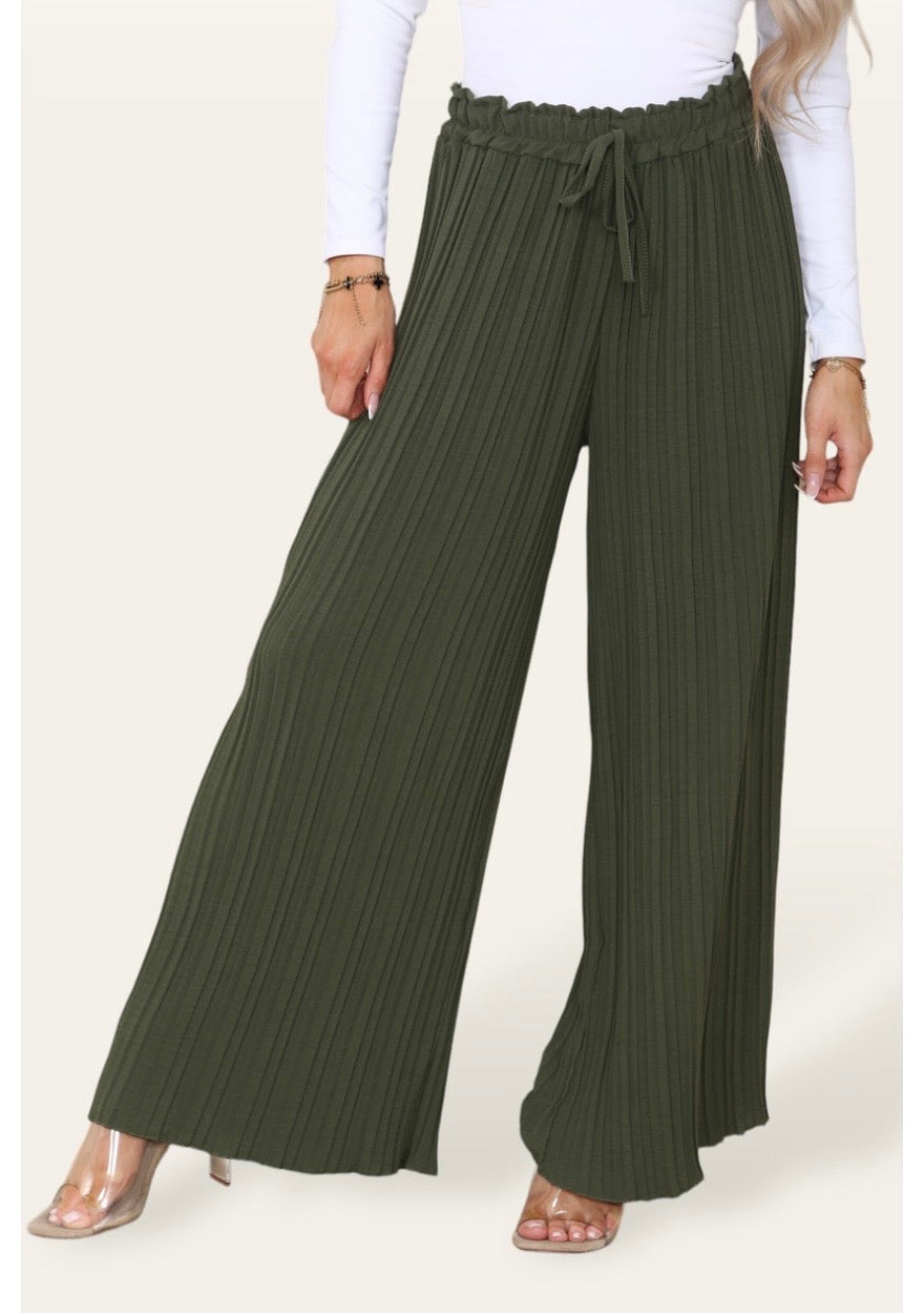 Pleated stretch trousers