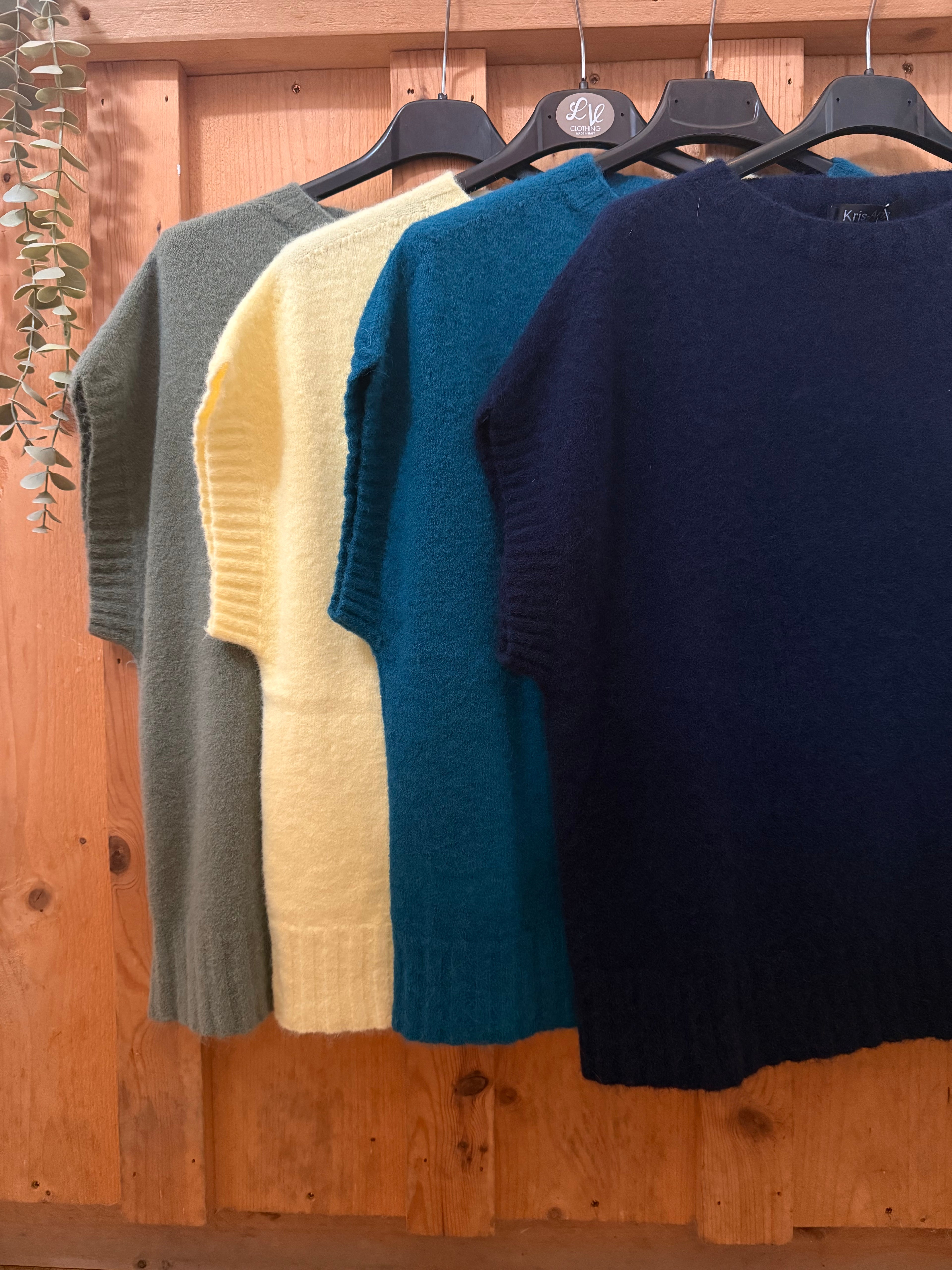 Short sleeve soft knit - One Size (fits 10-16)