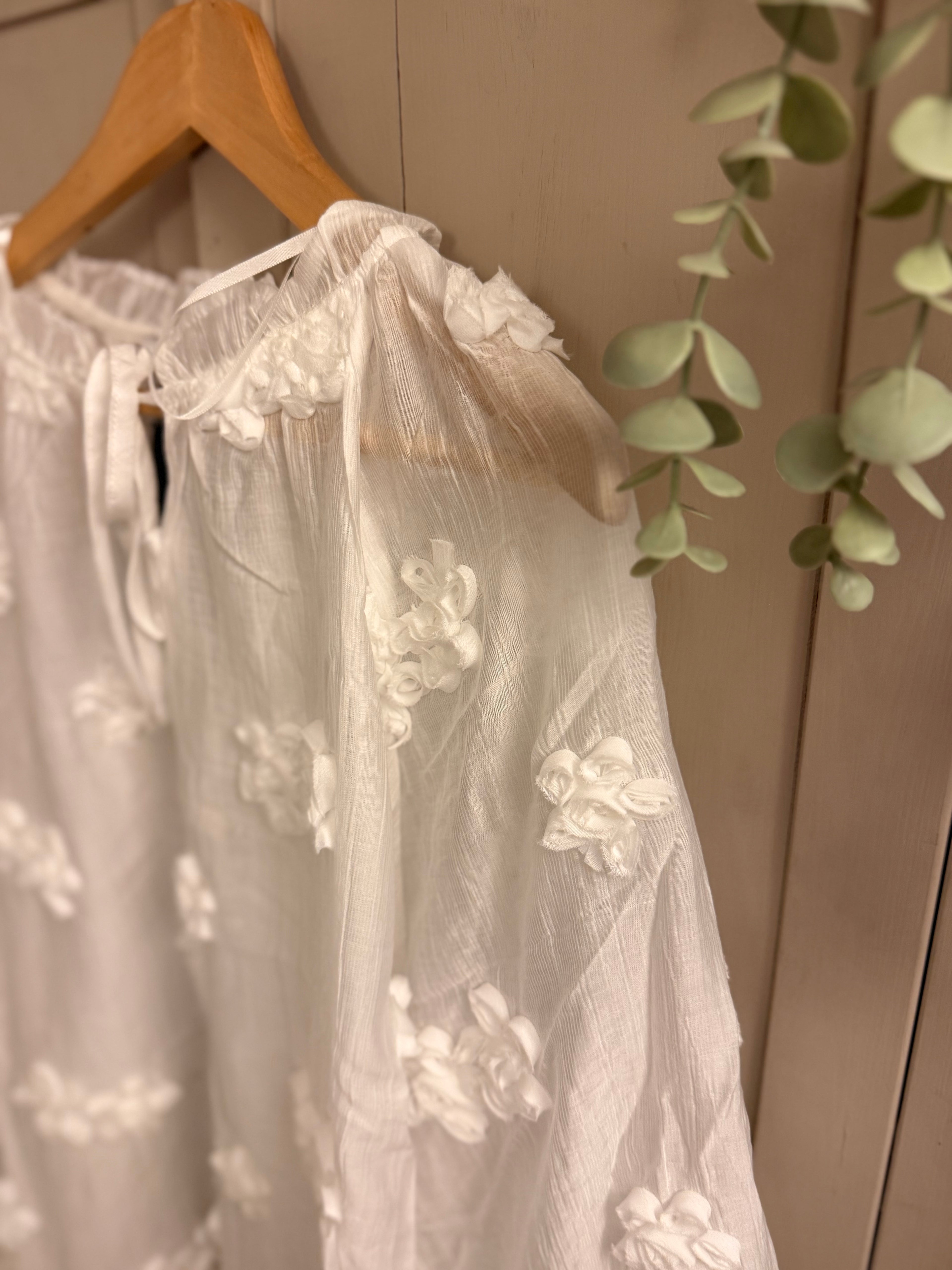 White floral embroidery top