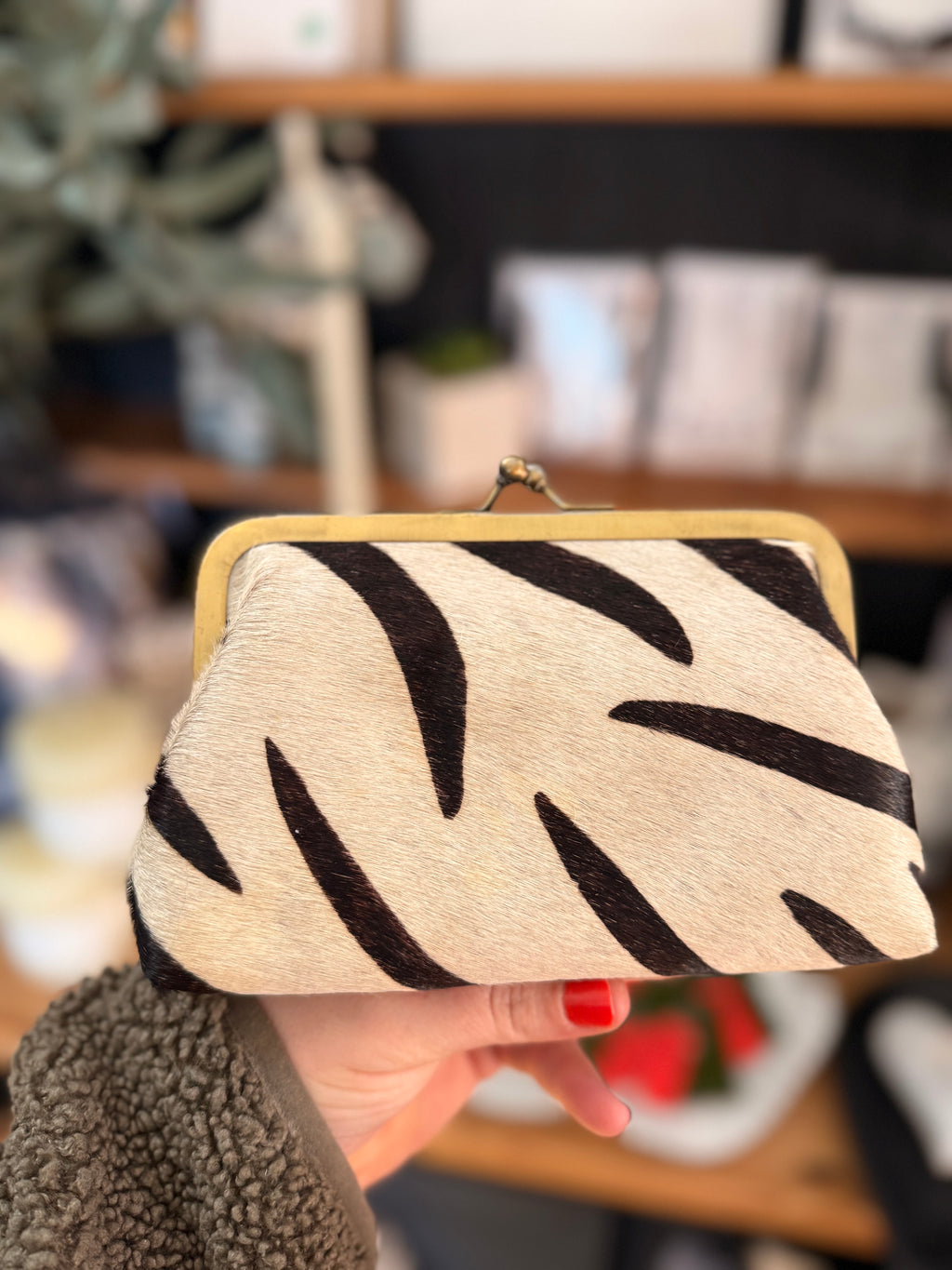 Delilah clutch