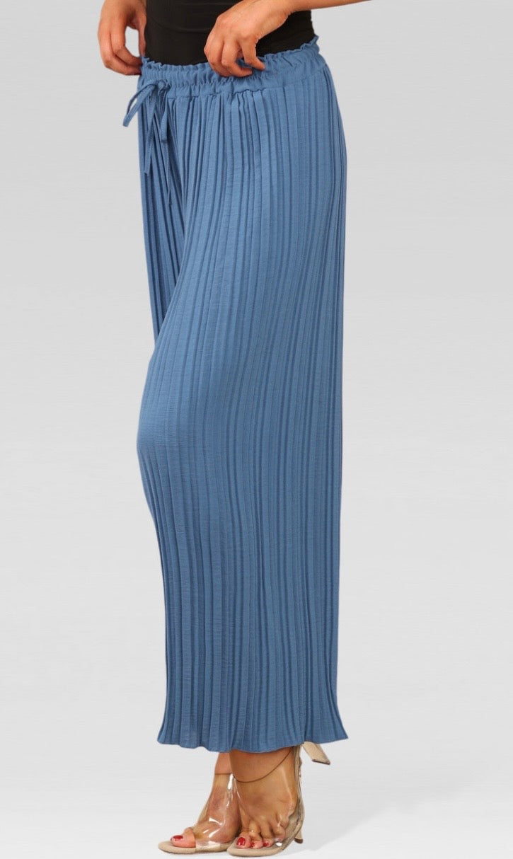 Pleated stretch trousers