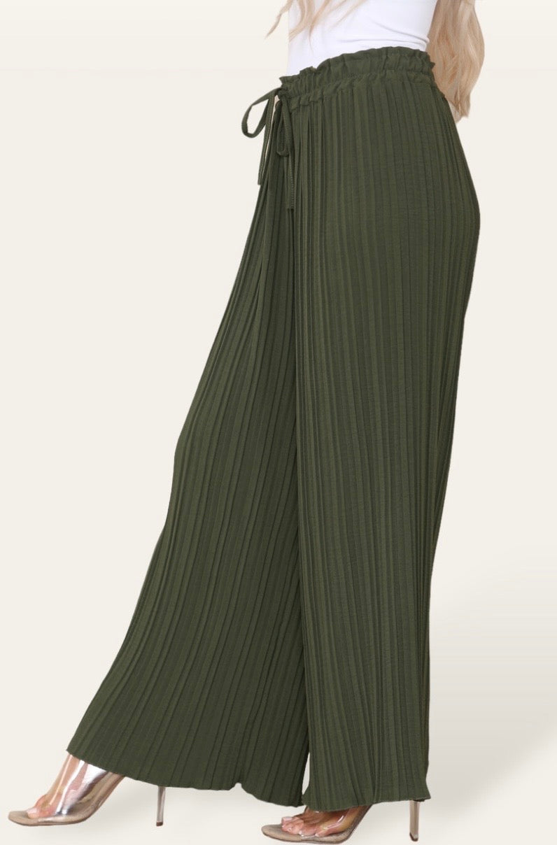 Pleated stretch trousers