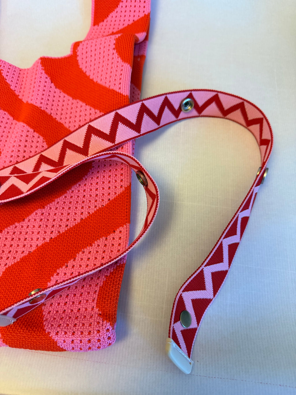 Zigzag bag straps