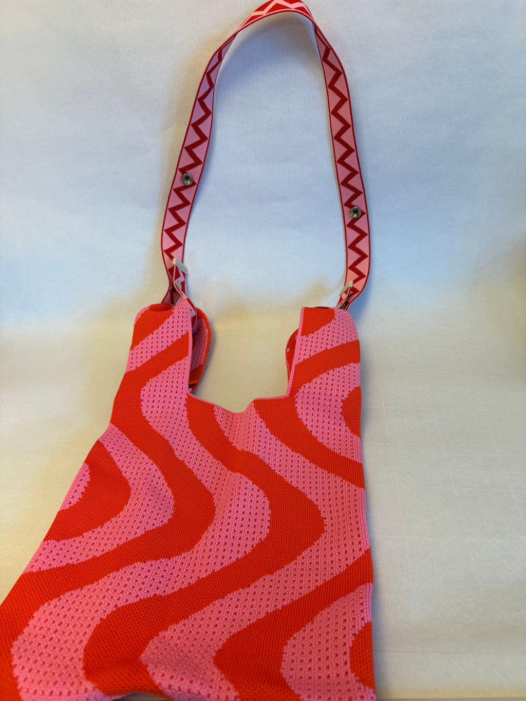 Zigzag bag straps